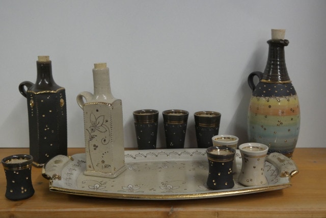 Töpferei Drehwurm Flaschen und Schnapsbecher