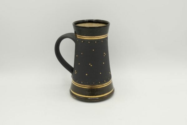 Töpferei Drehwurm Bierkrug schwarz gold