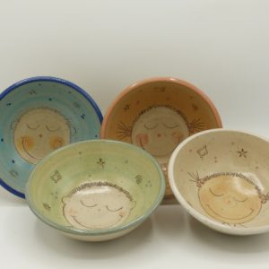 Töpferei Drehwurm Schale Tag des Lächelns